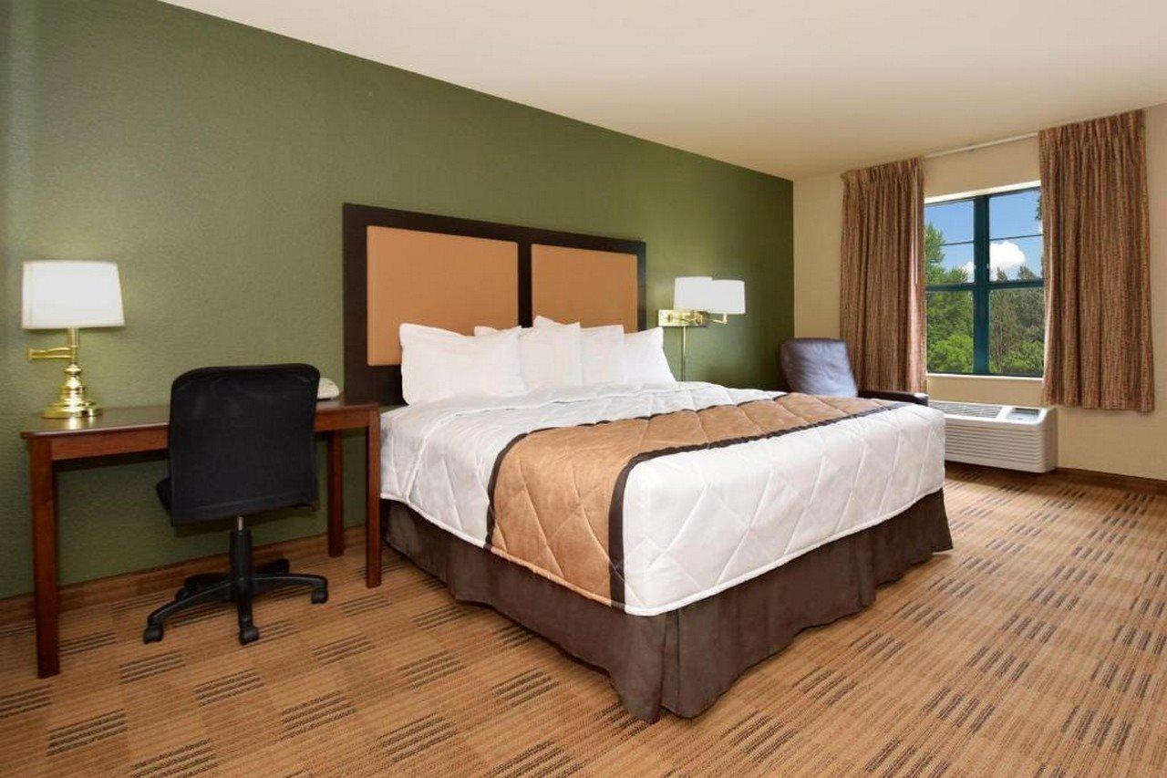 Extended America - - Nw Expressway Hotel