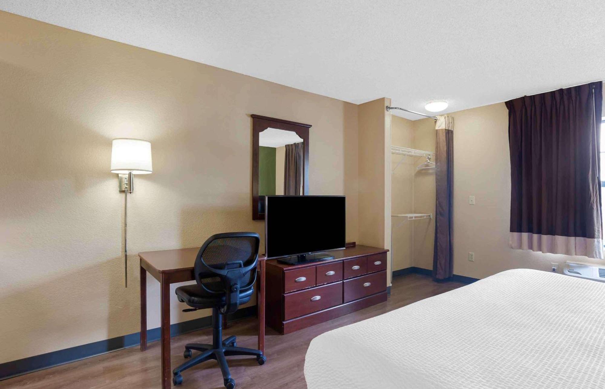 Extended America - - Nw Expressway 2* Oklahoma City