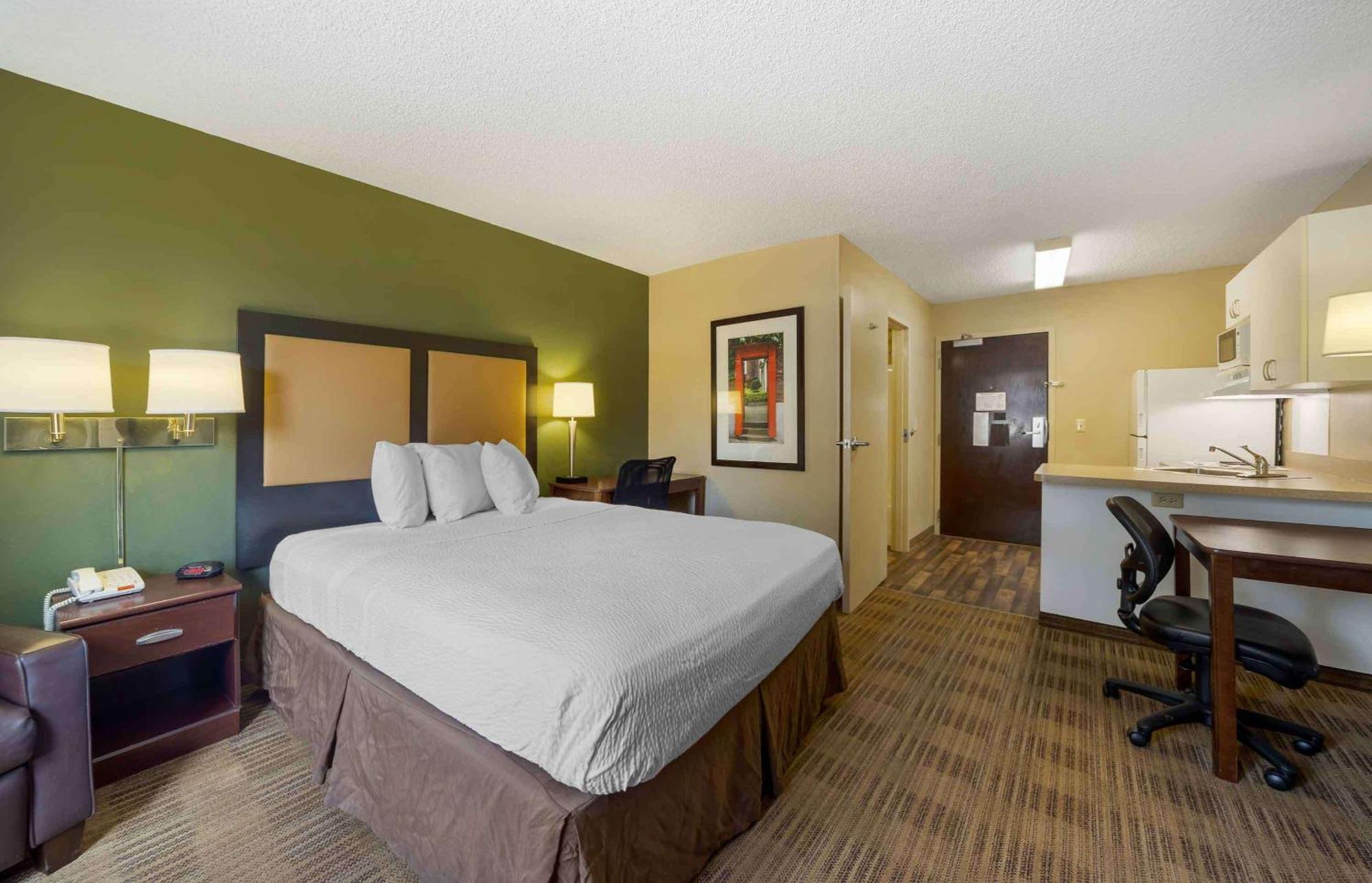 Extended America - - Nw Expressway Hotel