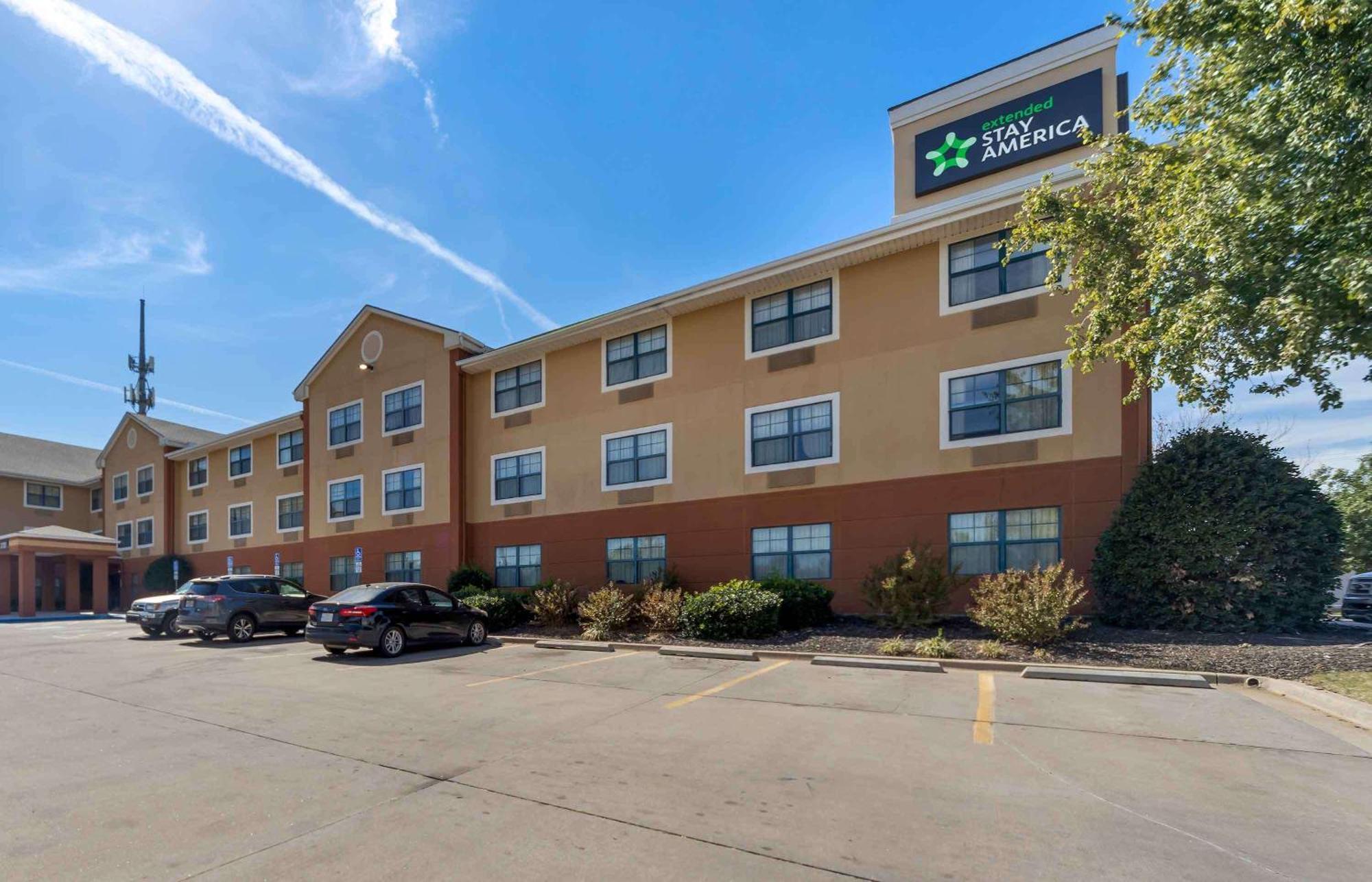 Extended America - - Nw Expressway