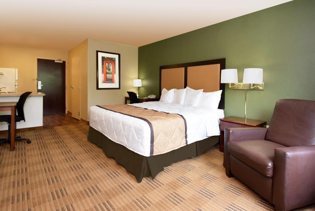 Extended America - - Nw Expressway Hotel 2*