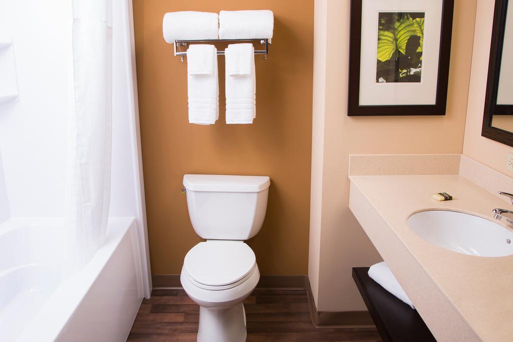 Extended America - - Nw Expressway Oklahoma City